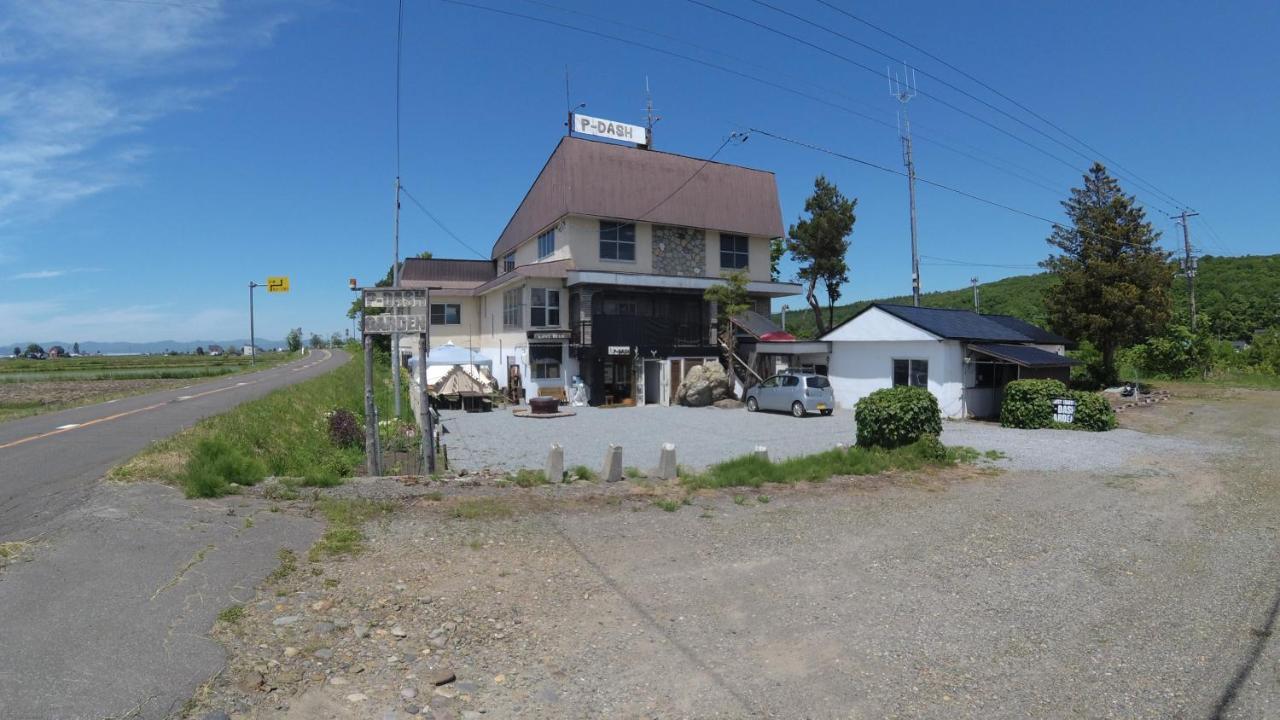 P-Dash Garden Backpackers Higashikawa Buitenkant foto
